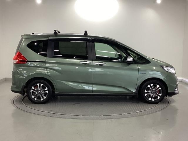 フリード+ハイブリッド ハイブリッド・クロスターホンダセンシング 純正メモリーナビ 両側電動スライドドア バックカメラ ETC 地デジフルセグ 両側電動ドア LEDヘッドライト スマートキー 横滑り防止装置 クルーズコントロール ウォークスルー 整備記録簿 USB(32枚目)