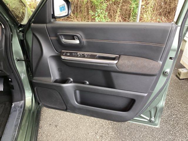 フリード+ハイブリッド ハイブリッド・クロスターホンダセンシング 純正メモリーナビ 両側電動スライドドア バックカメラ ETC 地デジフルセグ 両側電動ドア LEDヘッドライト スマートキー 横滑り防止装置 クルーズコントロール ウォークスルー 整備記録簿 USB(52枚目)