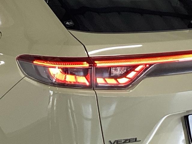 ヴェゼル e:HEVZ 純正メモリーナビ ドラレコ リアカメラ 衝突回避支援ブレーキ機能 スマキ Pトランク フルオートエアコン Dレコ エアバッグ 両席エアバック Rカメ 記録簿付 パワーウィンドウ LEDランプ ソナー(28枚目)