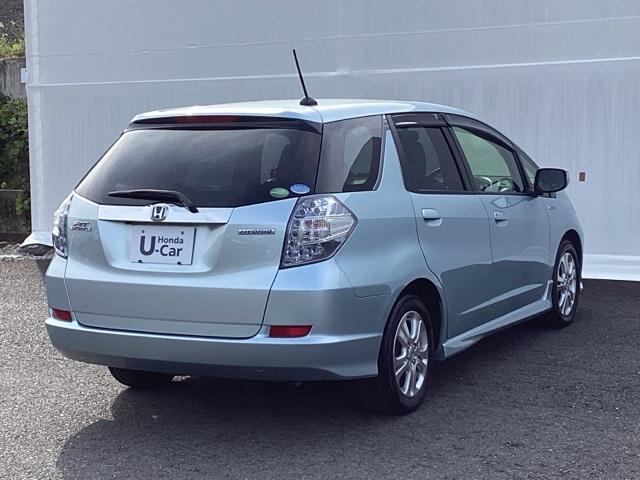 フィットシャトルハイブリッド ハイブリッドファインライン　メモリーナビ　リアカメラ　ＥＴＣ　シートヒータ　オートエアコン　エアバッグ　パワーウインドウ　Ｗエアバック　キーレス　ＤＶＤ　ＶＳＡ　オートクルーズコントロール　パワーステアリング　ＡＢＳ　イモビ（9枚目）