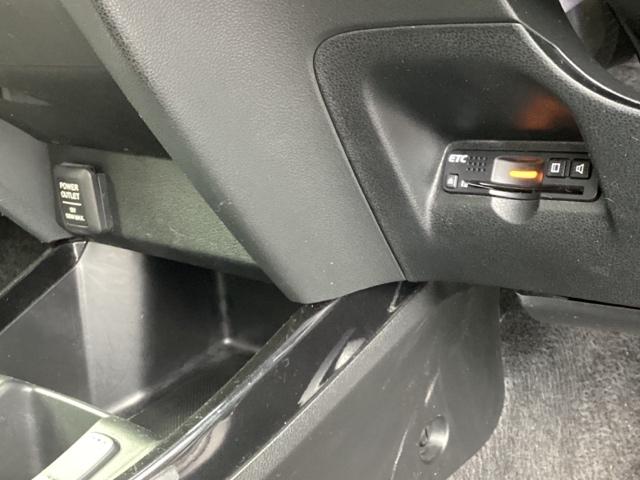 フィットシャトルハイブリッド ハイブリッドファインライン　メモリーナビ　リアカメラ　ＥＴＣ　シートヒータ　オートエアコン　エアバッグ　パワーウインドウ　Ｗエアバック　キーレス　ＤＶＤ　ＶＳＡ　オートクルーズコントロール　パワーステアリング　ＡＢＳ　イモビ（13枚目）