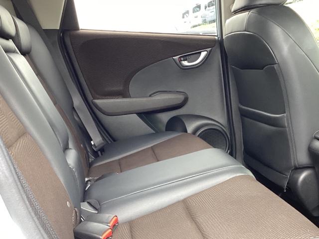 フィットシャトルハイブリッド ハイブリッドファインライン　メモリーナビ　リアカメラ　ＥＴＣ　シートヒータ　オートエアコン　エアバッグ　パワーウインドウ　Ｗエアバック　キーレス　ＤＶＤ　ＶＳＡ　オートクルーズコントロール　パワーステアリング　ＡＢＳ　イモビ（27枚目）