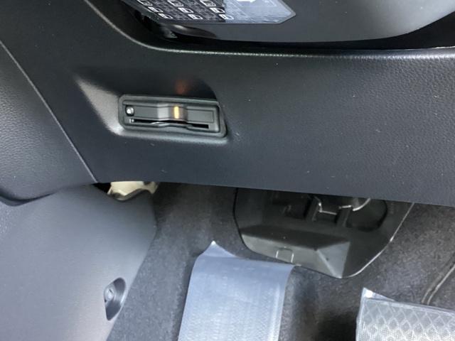 フィット e:HEVホーム 試乗車 メモリーナビ ETC ドラレコ 前後誤発進抑制機能 助手席エアバッグ 運転席エアバッグ アイドリングストップ 禁煙 LEDライト USB接続 バックカメラ ABS サイドエアバッグ DVD再生(13枚目)