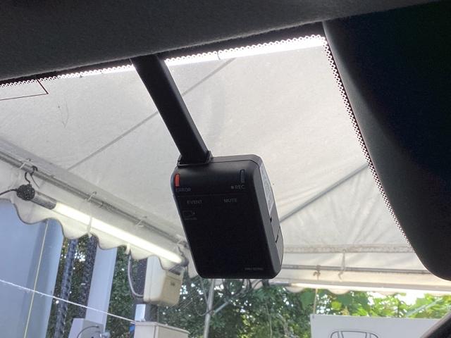 フィット e:HEVホーム 試乗車 メモリーナビ ETC ドラレコ 前後誤発進抑制機能 助手席エアバッグ 運転席エアバッグ アイドリングストップ 禁煙 LEDライト USB接続 バックカメラ ABS サイドエアバッグ DVD再生(14枚目)