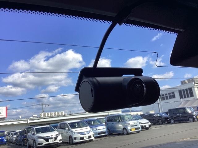 フィット e:HEVホーム 試乗車 メモリーナビ ETC ドラレコ 前後誤発進抑制機能 助手席エアバッグ 運転席エアバッグ アイドリングストップ 禁煙 LEDライト USB接続 バックカメラ ABS サイドエアバッグ DVD再生(15枚目)