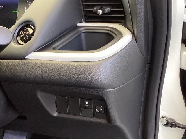 フィット e:HEVホーム 試乗車 メモリーナビ ETC ドラレコ 前後誤発進抑制機能 助手席エアバッグ 運転席エアバッグ アイドリングストップ 禁煙 LEDライト USB接続 バックカメラ ABS サイドエアバッグ DVD再生(17枚目)