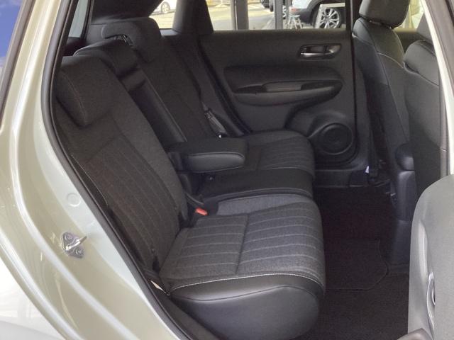 フィット e:HEVホーム 試乗車 メモリーナビ ETC ドラレコ 前後誤発進抑制機能 助手席エアバッグ 運転席エアバッグ アイドリングストップ 禁煙 LEDライト USB接続 バックカメラ ABS サイドエアバッグ DVD再生(19枚目)