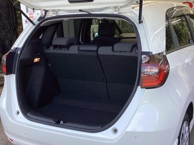 フィット e:HEVホーム 試乗車 メモリーナビ ETC ドラレコ 前後誤発進抑制機能 助手席エアバッグ 運転席エアバッグ アイドリングストップ 禁煙 LEDライト USB接続 バックカメラ ABS サイドエアバッグ DVD再生(20枚目)