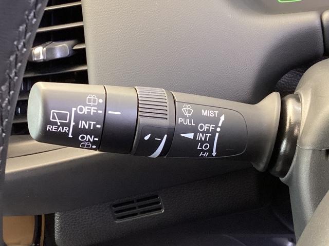 フィット e:HEVホーム 試乗車 メモリーナビ ETC ドラレコ 前後誤発進抑制機能 助手席エアバッグ 運転席エアバッグ アイドリングストップ 禁煙 LEDライト USB接続 バックカメラ ABS サイドエアバッグ DVD再生(36枚目)