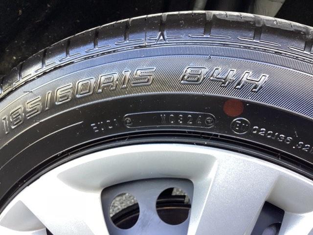 フィット e:HEVホーム 試乗車 メモリーナビ ETC ドラレコ 前後誤発進抑制機能 助手席エアバッグ 運転席エアバッグ アイドリングストップ 禁煙 LEDライト USB接続 バックカメラ ABS サイドエアバッグ DVD再生(39枚目)