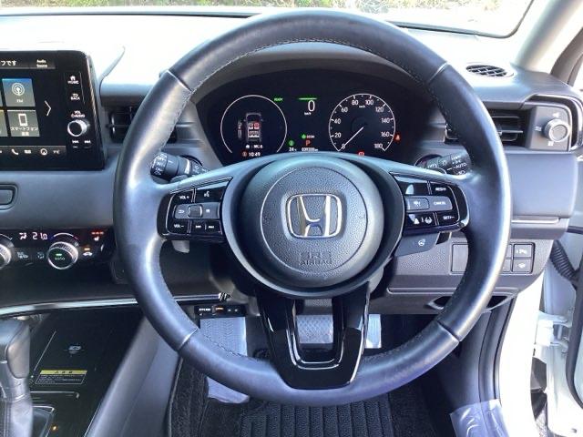 ヴェゼル ｅ：ＨＥＶＺ　純正メモリーナビ　ドラレコ　リアカメラ　衝突回避支援ブレーキ機能　スマキ　Ｐトランク　フルオートエアコン　Ｄレコ　エアバッグ　両席エアバック　Ｒカメ　記録簿付　パワーウィンドウ　ＬＥＤランプ　ソナー（14枚目）