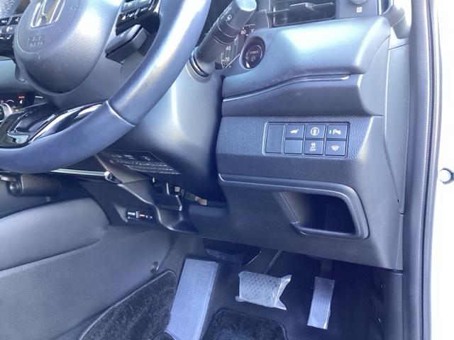 ヴェゼル ｅ：ＨＥＶＺ　純正メモリーナビ　ドラレコ　リアカメラ　衝突回避支援ブレーキ機能　スマキ　Ｐトランク　フルオートエアコン　Ｄレコ　エアバッグ　両席エアバック　Ｒカメ　記録簿付　パワーウィンドウ　ＬＥＤランプ　ソナー（15枚目）