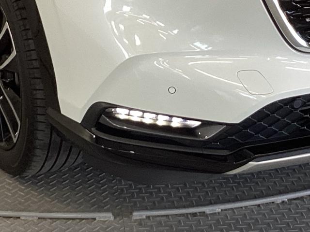 ヴェゼル ｅ：ＨＥＶＺ　純正メモリーナビ　ドラレコ　リアカメラ　衝突回避支援ブレーキ機能　スマキ　Ｐトランク　フルオートエアコン　Ｄレコ　エアバッグ　両席エアバック　Ｒカメ　記録簿付　パワーウィンドウ　ＬＥＤランプ　ソナー（24枚目）