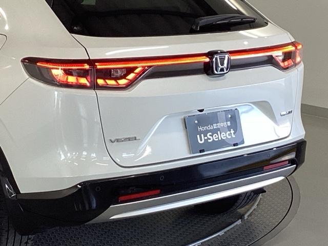 ヴェゼル ｅ：ＨＥＶＺ　純正メモリーナビ　ドラレコ　リアカメラ　衝突回避支援ブレーキ機能　スマキ　Ｐトランク　フルオートエアコン　Ｄレコ　エアバッグ　両席エアバック　Ｒカメ　記録簿付　パワーウィンドウ　ＬＥＤランプ　ソナー（30枚目）