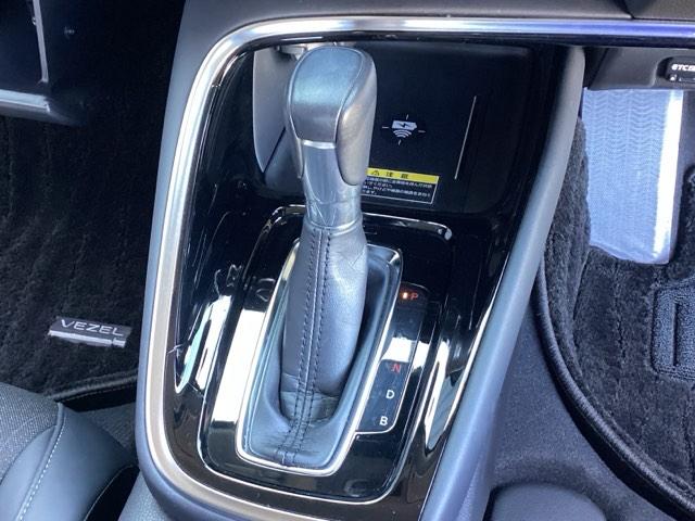 ヴェゼル ｅ：ＨＥＶＺ　純正メモリーナビ　ドラレコ　リアカメラ　衝突回避支援ブレーキ機能　スマキ　Ｐトランク　フルオートエアコン　Ｄレコ　エアバッグ　両席エアバック　Ｒカメ　記録簿付　パワーウィンドウ　ＬＥＤランプ　ソナー（38枚目）