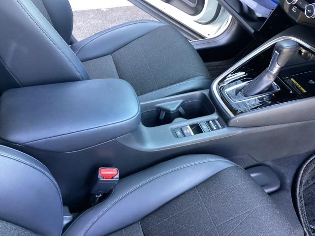 ヴェゼル ｅ：ＨＥＶＺ　純正メモリーナビ　ドラレコ　リアカメラ　衝突回避支援ブレーキ機能　スマキ　Ｐトランク　フルオートエアコン　Ｄレコ　エアバッグ　両席エアバック　Ｒカメ　記録簿付　パワーウィンドウ　ＬＥＤランプ　ソナー（40枚目）