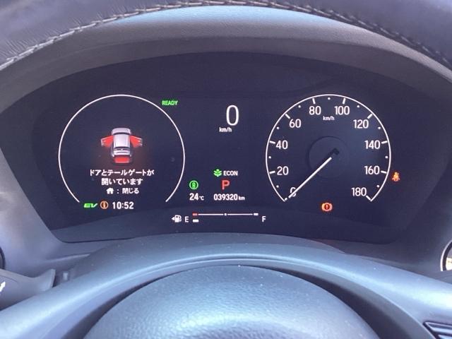 ヴェゼル ｅ：ＨＥＶＺ　純正メモリーナビ　ドラレコ　リアカメラ　衝突回避支援ブレーキ機能　スマキ　Ｐトランク　フルオートエアコン　Ｄレコ　エアバッグ　両席エアバック　Ｒカメ　記録簿付　パワーウィンドウ　ＬＥＤランプ　ソナー（43枚目）