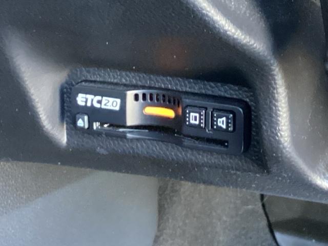 ヴェゼル ｅ：ＨＥＶＺ　純正メモリーナビ　ドラレコ　リアカメラ　衝突回避支援ブレーキ機能　スマキ　Ｐトランク　フルオートエアコン　Ｄレコ　エアバッグ　両席エアバック　Ｒカメ　記録簿付　パワーウィンドウ　ＬＥＤランプ　ソナー（46枚目）