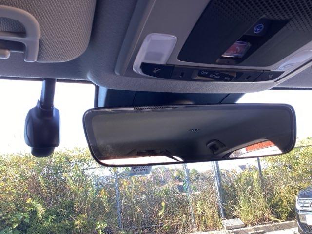 ヴェゼル ｅ：ＨＥＶＺ　純正メモリーナビ　ドラレコ　リアカメラ　衝突回避支援ブレーキ機能　スマキ　Ｐトランク　フルオートエアコン　Ｄレコ　エアバッグ　両席エアバック　Ｒカメ　記録簿付　パワーウィンドウ　ＬＥＤランプ　ソナー（50枚目）