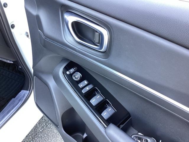 ヴェゼル ｅ：ＨＥＶＺ　純正メモリーナビ　ドラレコ　リアカメラ　衝突回避支援ブレーキ機能　スマキ　Ｐトランク　フルオートエアコン　Ｄレコ　エアバッグ　両席エアバック　Ｒカメ　記録簿付　パワーウィンドウ　ＬＥＤランプ　ソナー（51枚目）