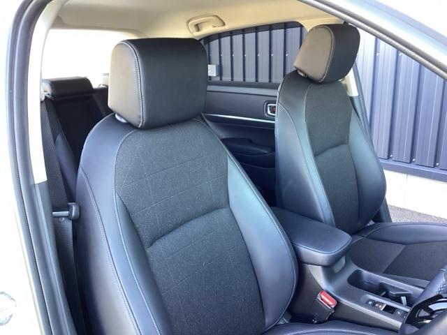 ヴェゼル ｅ：ＨＥＶＺ　純正メモリーナビ　ドラレコ　リアカメラ　衝突回避支援ブレーキ機能　スマキ　Ｐトランク　フルオートエアコン　Ｄレコ　エアバッグ　両席エアバック　Ｒカメ　記録簿付　パワーウィンドウ　ＬＥＤランプ　ソナー（56枚目）