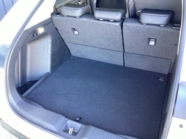 ヴェゼル ｅ：ＨＥＶＺ　純正メモリーナビ　ドラレコ　リアカメラ　衝突回避支援ブレーキ機能　スマキ　Ｐトランク　フルオートエアコン　Ｄレコ　エアバッグ　両席エアバック　Ｒカメ　記録簿付　パワーウィンドウ　ＬＥＤランプ　ソナー（68枚目）