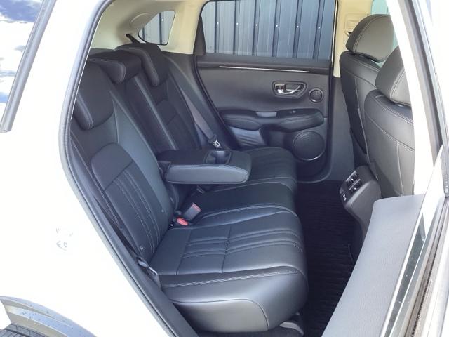 ＺＲ－Ｖ Ｚ　純正メモリナビ　本革パワーシート　ＥＴＣ　Ｄレコ　盗難防止システム　インテリキー　カーテンエアバック　地デジ　ＶＳＡ　Ｂカメラ　クルコン　ＵＳＢ　エアコン　ターボ　本革シ－ト　クリアランスソナー（17枚目）