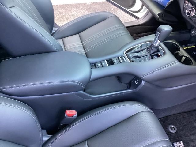 ＺＲ－Ｖ Ｚ　純正メモリナビ　本革パワーシート　ＥＴＣ　Ｄレコ　盗難防止システム　インテリキー　カーテンエアバック　地デジ　ＶＳＡ　Ｂカメラ　クルコン　ＵＳＢ　エアコン　ターボ　本革シ－ト　クリアランスソナー（39枚目）