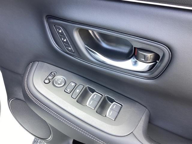 ＺＲ－Ｖ Ｚ　純正メモリナビ　本革パワーシート　ＥＴＣ　Ｄレコ　盗難防止システム　インテリキー　カーテンエアバック　地デジ　ＶＳＡ　Ｂカメラ　クルコン　ＵＳＢ　エアコン　ターボ　本革シ－ト　クリアランスソナー（50枚目）