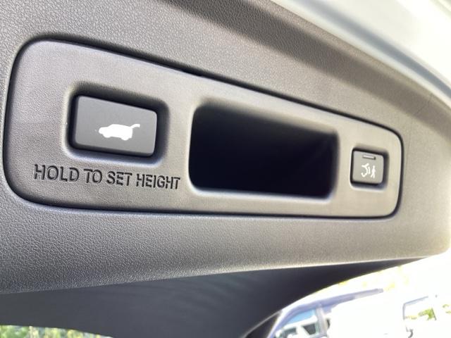 ＺＲ－Ｖ Ｚ　純正メモリナビ　本革パワーシート　ＥＴＣ　Ｄレコ　盗難防止システム　インテリキー　カーテンエアバック　地デジ　ＶＳＡ　Ｂカメラ　クルコン　ＵＳＢ　エアコン　ターボ　本革シ－ト　クリアランスソナー（66枚目）