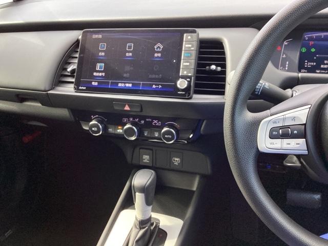 フィット ホーム メモリーナビ ETC リアカメラ 記録簿 衝突軽減 USB接続 AAC 横滑り防止機能 サイドエアバック LEDライト クルーズコントロール パワーウィンドウ スマキー 禁煙車 DVD ナビTV(6枚目)