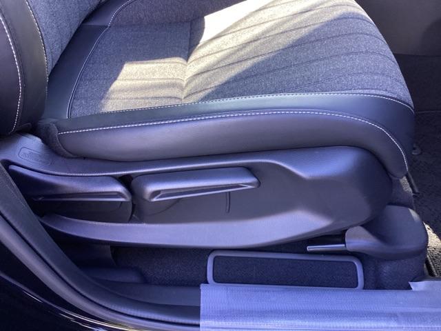 フィット ホーム メモリーナビ ETC リアカメラ 記録簿 衝突軽減 USB接続 AAC 横滑り防止機能 サイドエアバック LEDライト クルーズコントロール パワーウィンドウ スマキー 禁煙車 DVD ナビTV(22枚目)