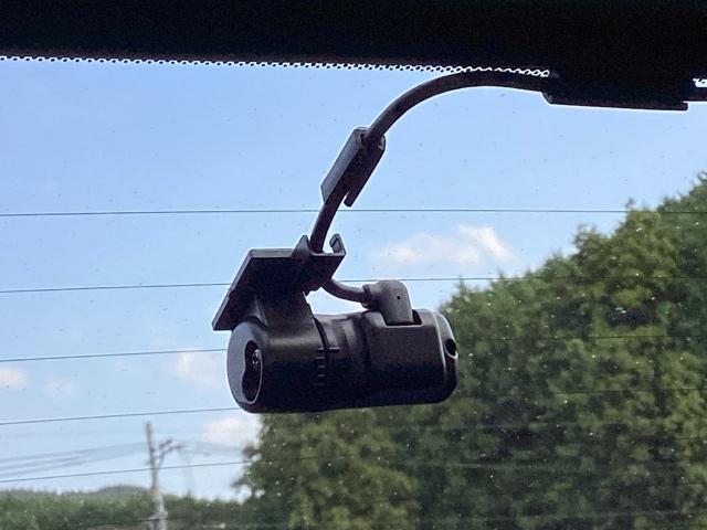 シビック e:HEV メモリーナビ ドラレコ リアカメラ 盗難防止システム クリアランスソナー オートクルーズコントロール 地デジフルセグ 後カメラ USBポート パワーステアリング パワーシート LEDライト エアコン(15枚目)