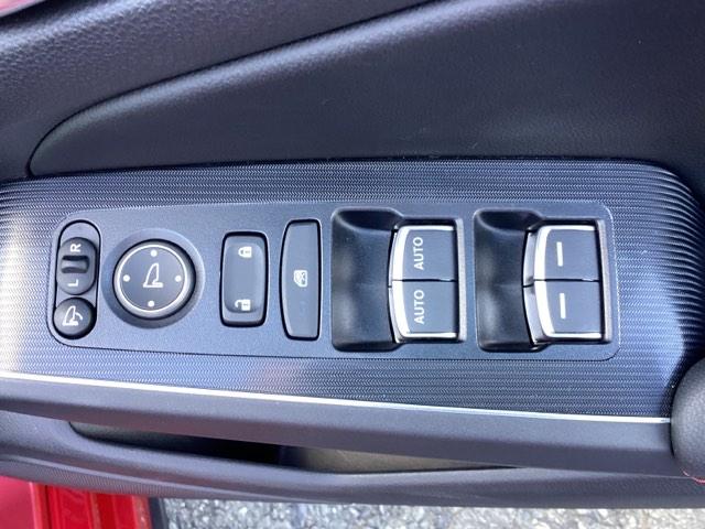 シビック e:HEV メモリーナビ ドラレコ リアカメラ 盗難防止システム クリアランスソナー オートクルーズコントロール 地デジフルセグ 後カメラ USBポート パワーステアリング パワーシート LEDライト エアコン(25枚目)