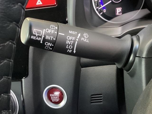 フィット １３Ｇ・Ｆパッケージ　メモリーナビ　ＥＴＣ　イモビ　スマ－トキ－　記録簿有り　ＶＳＡ　助手席エアバッグ　オートエアコン　エアバック　ＰＳ　キ－フリ－　１セグ　ＰＷ　ＡＢＳ　ＴＶナビ　アイドリングＳＴＯＰ（31枚目）