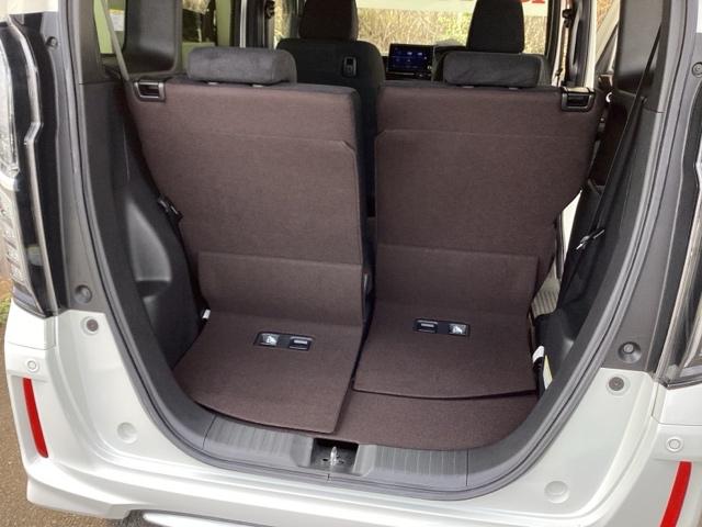 N-BOXカスタム G・Lホンダセンシング 地デジTV 整備記録簿 助手席エアバッグ キーレス アイドリングST セキュリティーアラーム スマ-トキ- リアカメラ ナビTV ETC 前車追従機能 サイドエアバッグ DVD(28枚目)