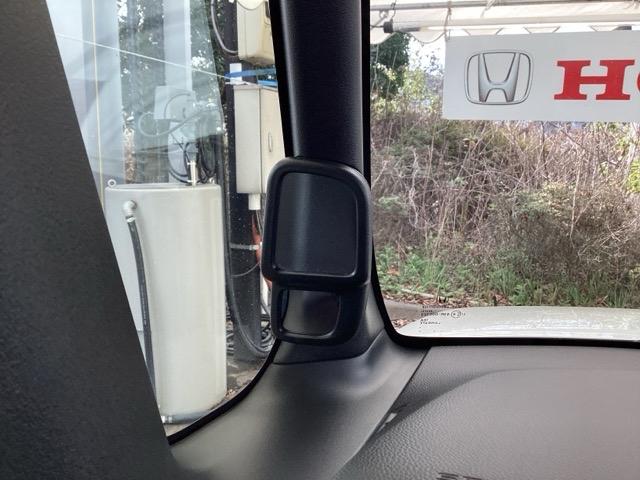 N-BOXカスタム G・Lホンダセンシング 地デジTV 整備記録簿 助手席エアバッグ キーレス アイドリングST セキュリティーアラーム スマ-トキ- リアカメラ ナビTV ETC 前車追従機能 サイドエアバッグ DVD(32枚目)