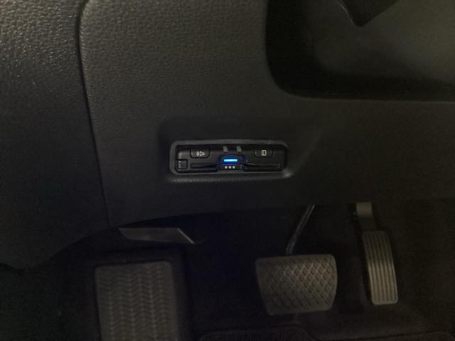 フィット e:HEVホーム 試乗車 メモリーナビ ドラレコ ETC 前後誤発進抑制機能 クリソナ 助手席エアバッグ 運転席エアバッグ アイドリングストップ 禁煙 LEDライト USB接続 バックカメラ ABS サイドエアバッグ(13枚目)