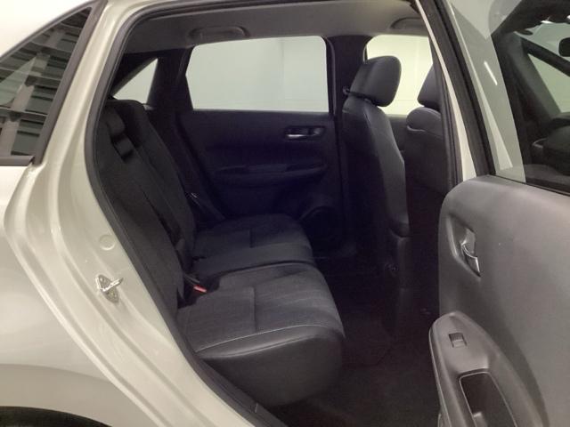 フィット e:HEVホーム 試乗車 メモリーナビ ドラレコ ETC 前後誤発進抑制機能 クリソナ 助手席エアバッグ 運転席エアバッグ アイドリングストップ 禁煙 LEDライト USB接続 バックカメラ ABS サイドエアバッグ(17枚目)