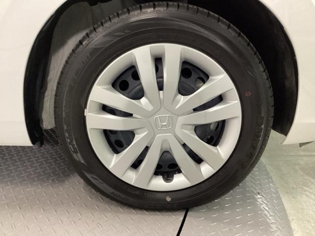 フィット e:HEVホーム 試乗車 メモリーナビ ドラレコ ETC 前後誤発進抑制機能 クリソナ 助手席エアバッグ 運転席エアバッグ アイドリングストップ 禁煙 LEDライト USB接続 バックカメラ ABS サイドエアバッグ(19枚目)