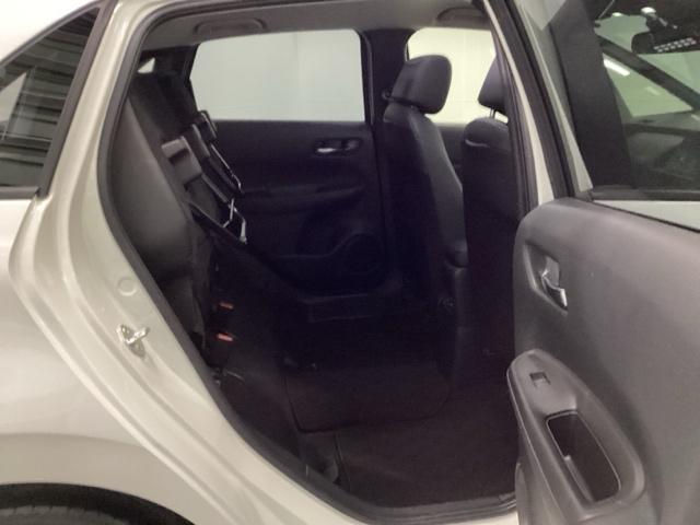 フィット e:HEVホーム 試乗車 メモリーナビ ドラレコ ETC 前後誤発進抑制機能 クリソナ 助手席エアバッグ 運転席エアバッグ アイドリングストップ 禁煙 LEDライト USB接続 バックカメラ ABS サイドエアバッグ(25枚目)