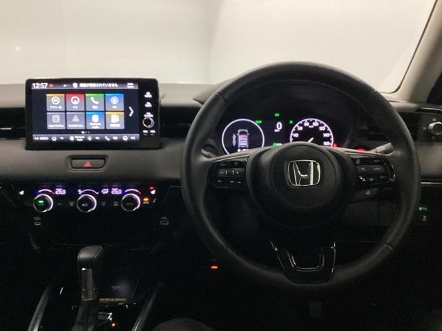 ヴェゼル ｅ：ＨＥＶＺ　試乗車　メモリーナビ　ドラレコ　ＥＴＣ　衝突回避支援ブレーキ機能　スマキ　Ｐトランク　フルオートエアコン　Ｄレコ　エアバッグ　両席エアバック　Ｒカメ　パワーウィンドウ　ＬＥＤランプ　ソナー　クルーズＣ（3枚目）