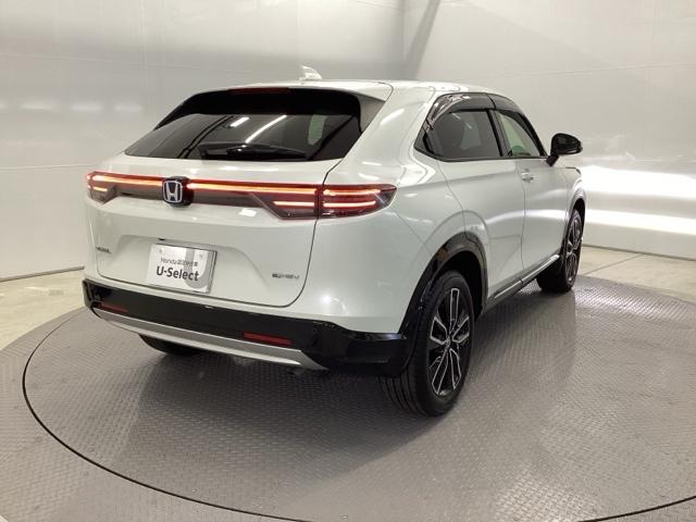 ヴェゼル ｅ：ＨＥＶＺ　試乗車　メモリーナビ　ドラレコ　ＥＴＣ　衝突回避支援ブレーキ機能　スマキ　Ｐトランク　フルオートエアコン　Ｄレコ　エアバッグ　両席エアバック　Ｒカメ　パワーウィンドウ　ＬＥＤランプ　ソナー　クルーズＣ（8枚目）