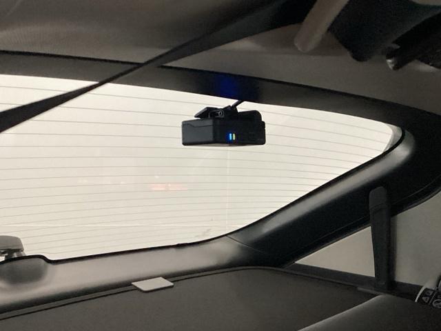 ヴェゼル ｅ：ＨＥＶＺ　試乗車　メモリーナビ　ドラレコ　ＥＴＣ　衝突回避支援ブレーキ機能　スマキ　Ｐトランク　フルオートエアコン　Ｄレコ　エアバッグ　両席エアバック　Ｒカメ　パワーウィンドウ　ＬＥＤランプ　ソナー　クルーズＣ（27枚目）