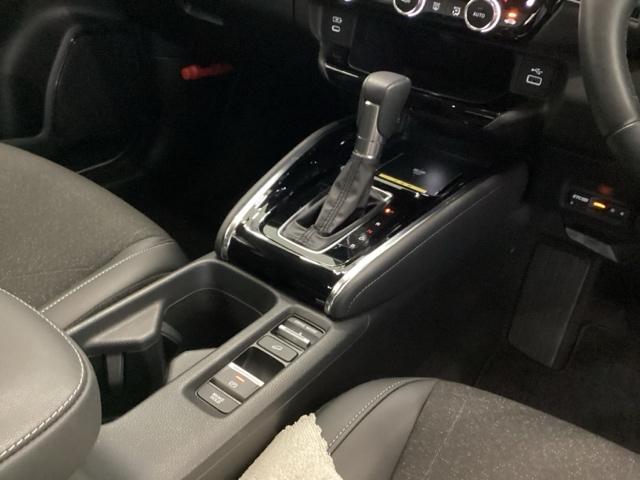 ヴェゼル ｅ：ＨＥＶＺ　試乗車　メモリーナビ　ドラレコ　ＥＴＣ　衝突回避支援ブレーキ機能　スマキ　Ｐトランク　フルオートエアコン　Ｄレコ　エアバッグ　両席エアバック　Ｒカメ　パワーウィンドウ　ＬＥＤランプ　ソナー　クルーズＣ（35枚目）