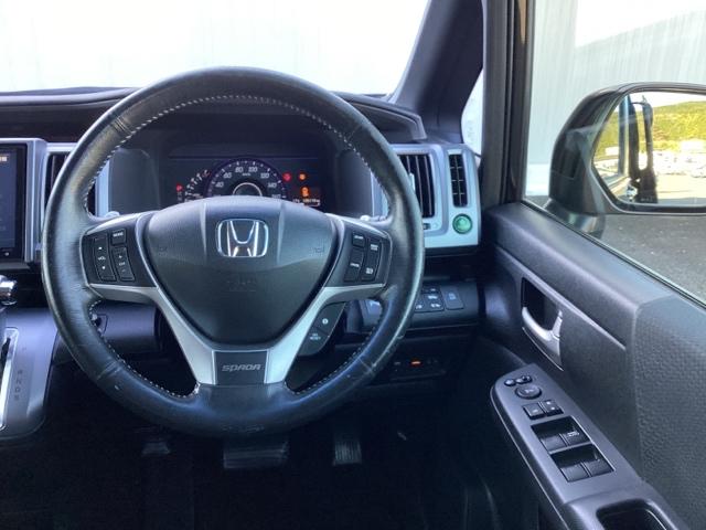 ステップワゴンスパーダ Ｚクールスピリット　メモリーナビ　リアカメラ　ＥＴＣ　バックカメ　ダブルエアコン　キーフリー　ナビＴＶ　横滑防止　フルオートエアコン　パワーウインドウ　Ａクルーズ　三列シート　運転席エアバック　パワステ　ＡＢＳ　エアロ（3枚目）