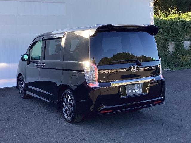 ステップワゴンスパーダ Ｚクールスピリット　メモリーナビ　リアカメラ　ＥＴＣ　バックカメ　ダブルエアコン　キーフリー　ナビＴＶ　横滑防止　フルオートエアコン　パワーウインドウ　Ａクルーズ　三列シート　運転席エアバック　パワステ　ＡＢＳ　エアロ（9枚目）