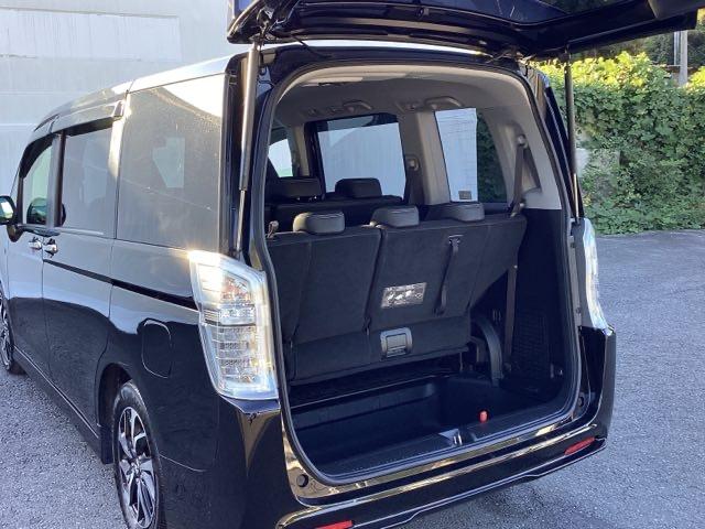 ステップワゴンスパーダ Ｚクールスピリット　メモリーナビ　リアカメラ　ＥＴＣ　バックカメ　ダブルエアコン　キーフリー　ナビＴＶ　横滑防止　フルオートエアコン　パワーウインドウ　Ａクルーズ　三列シート　運転席エアバック　パワステ　ＡＢＳ　エアロ（19枚目）