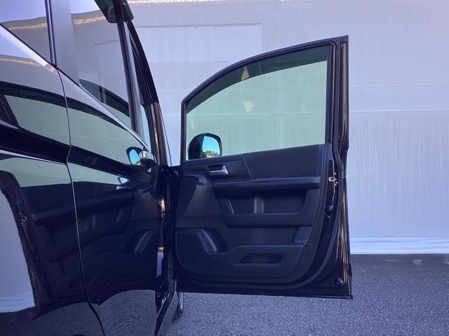 ステップワゴンスパーダ Ｚクールスピリット　メモリーナビ　リアカメラ　ＥＴＣ　バックカメ　ダブルエアコン　キーフリー　ナビＴＶ　横滑防止　フルオートエアコン　パワーウインドウ　Ａクルーズ　三列シート　運転席エアバック　パワステ　ＡＢＳ　エアロ（26枚目）