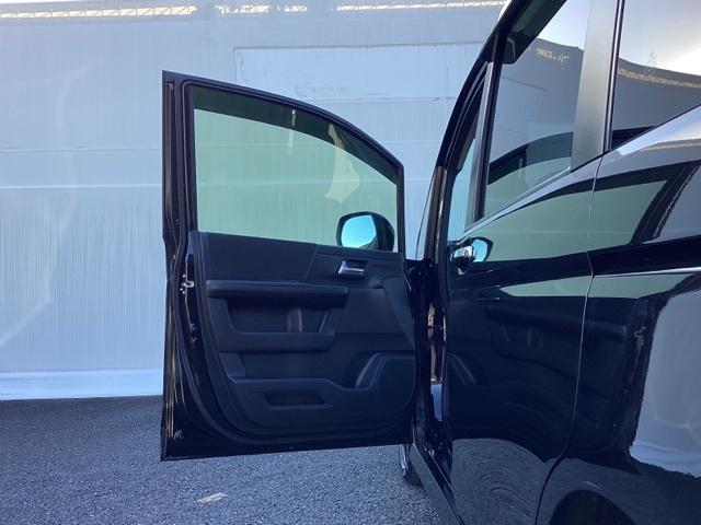 ステップワゴンスパーダ Ｚクールスピリット　メモリーナビ　リアカメラ　ＥＴＣ　バックカメ　ダブルエアコン　キーフリー　ナビＴＶ　横滑防止　フルオートエアコン　パワーウインドウ　Ａクルーズ　三列シート　運転席エアバック　パワステ　ＡＢＳ　エアロ（27枚目）